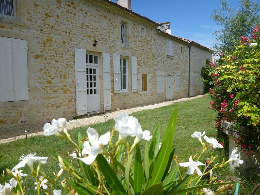 Domaine Du Papillon Bed & Breakfast Lesparre Medoc Bagian luar foto