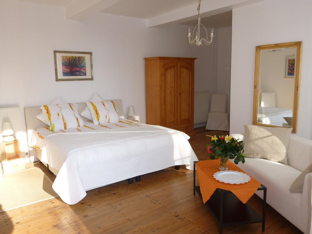 Domaine Du Papillon Bed & Breakfast Lesparre Medoc Ruang foto