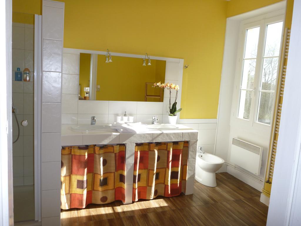 Domaine Du Papillon Bed & Breakfast Lesparre Medoc Ruang foto