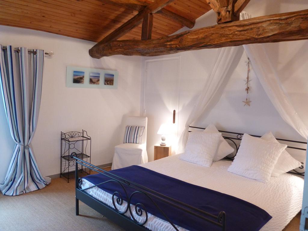 Domaine Du Papillon Bed & Breakfast Lesparre Medoc Bagian luar foto