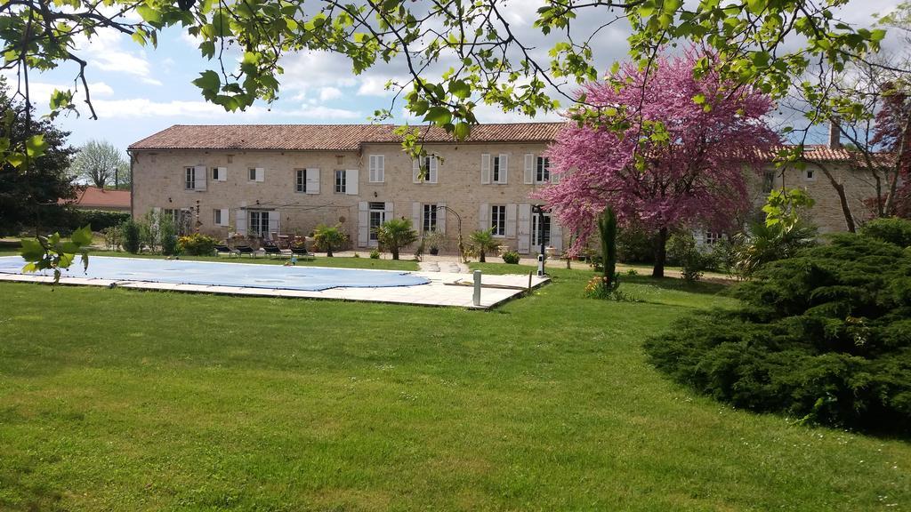 Domaine Du Papillon Bed & Breakfast Lesparre Medoc Bagian luar foto